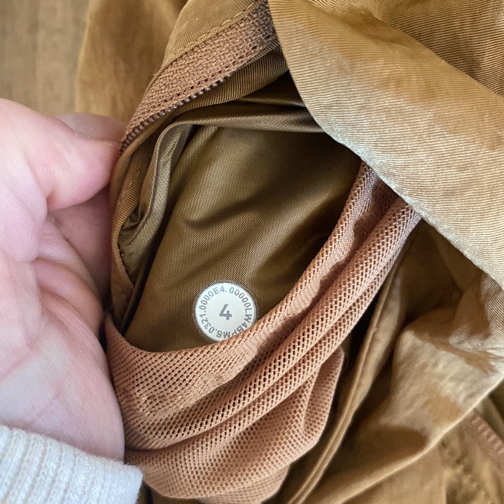 Lululemon Non-stop bomber vest on bold beige - Picture 6 of 7